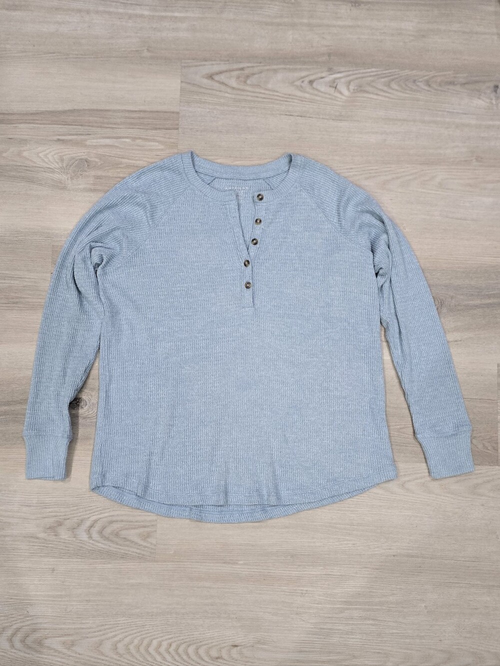 American Eagle Long-Sleeve Ribbed Henley Top in Light Blue Oversized S